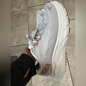 Hoka arahi 6 women’s